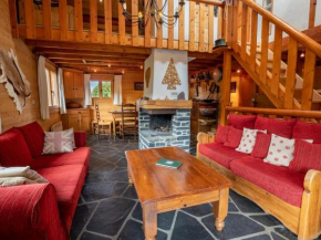 Chalet chaleureux près du centre avec cheminée et vue montagne - FR-1-688-4